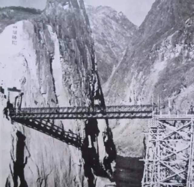 21岁战士被水泥淹没在桥墩里,只留一句:大桥修好后告诉我_建设_熊汉俊