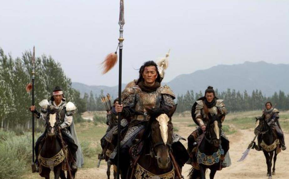 关于杨家将,很多人都认为,北宋灭亡之时,杨家将没有出来帮忙,杨家将