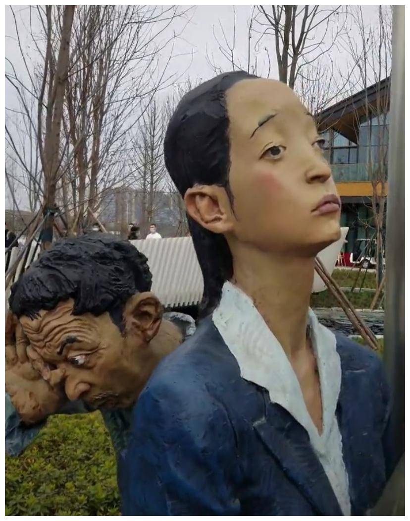 成都美术馆13个雕像:老百姓欣赏不来,艺术还有何意义?