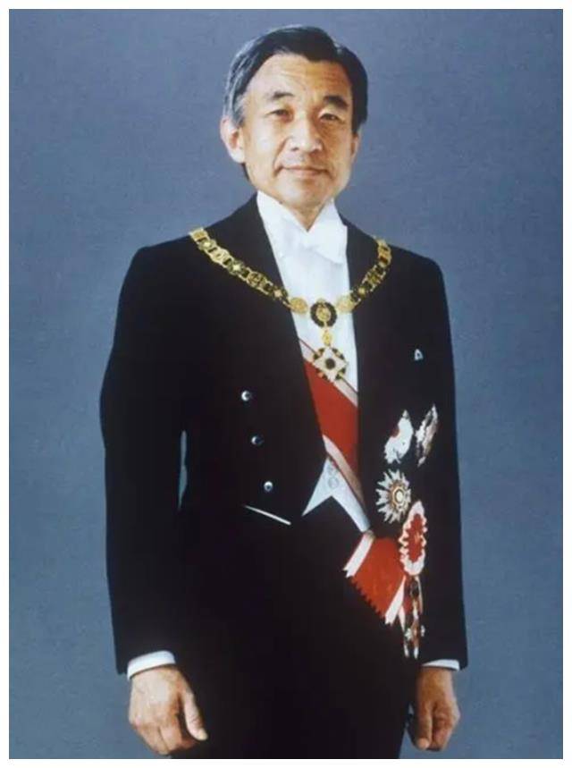 日本天皇首次访华,要求国宴上撤下一道名菜:清蒸大闸蟹_明仁_中国