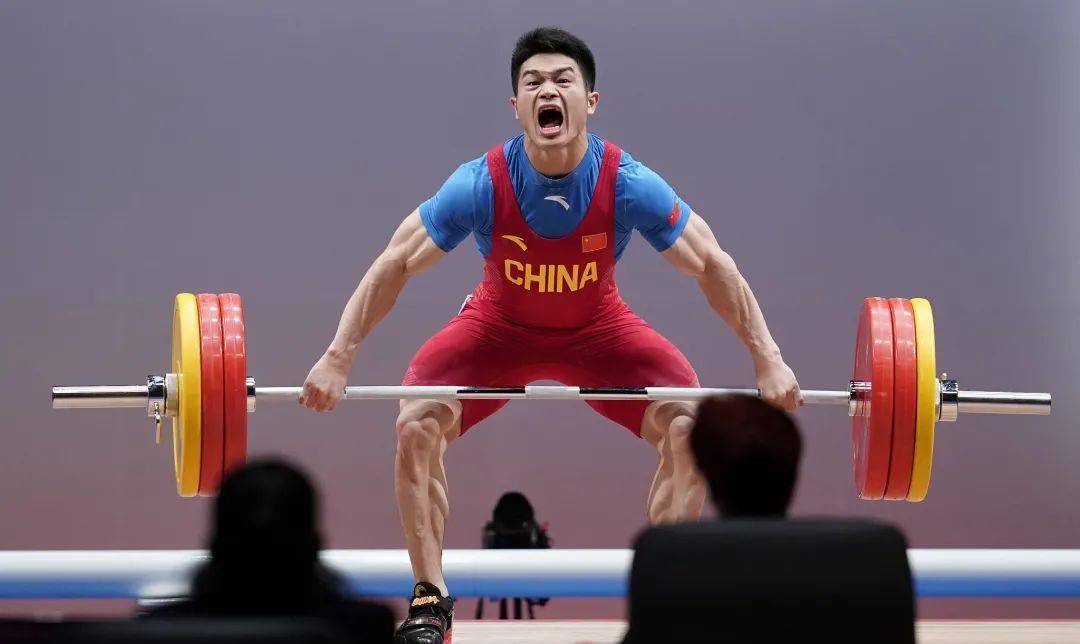 吕小军在国外到底有多火,比赛视频逐帧观看,热身视频百万播放量