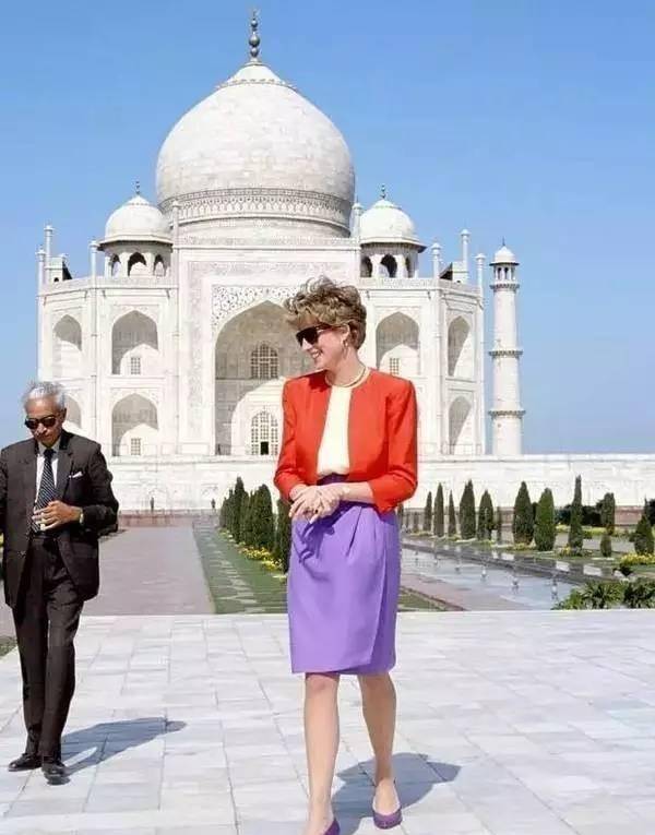 最孤独的戴安娜:独坐泰姬陵没人陪,威廉长大后故地重游心酸抹泪