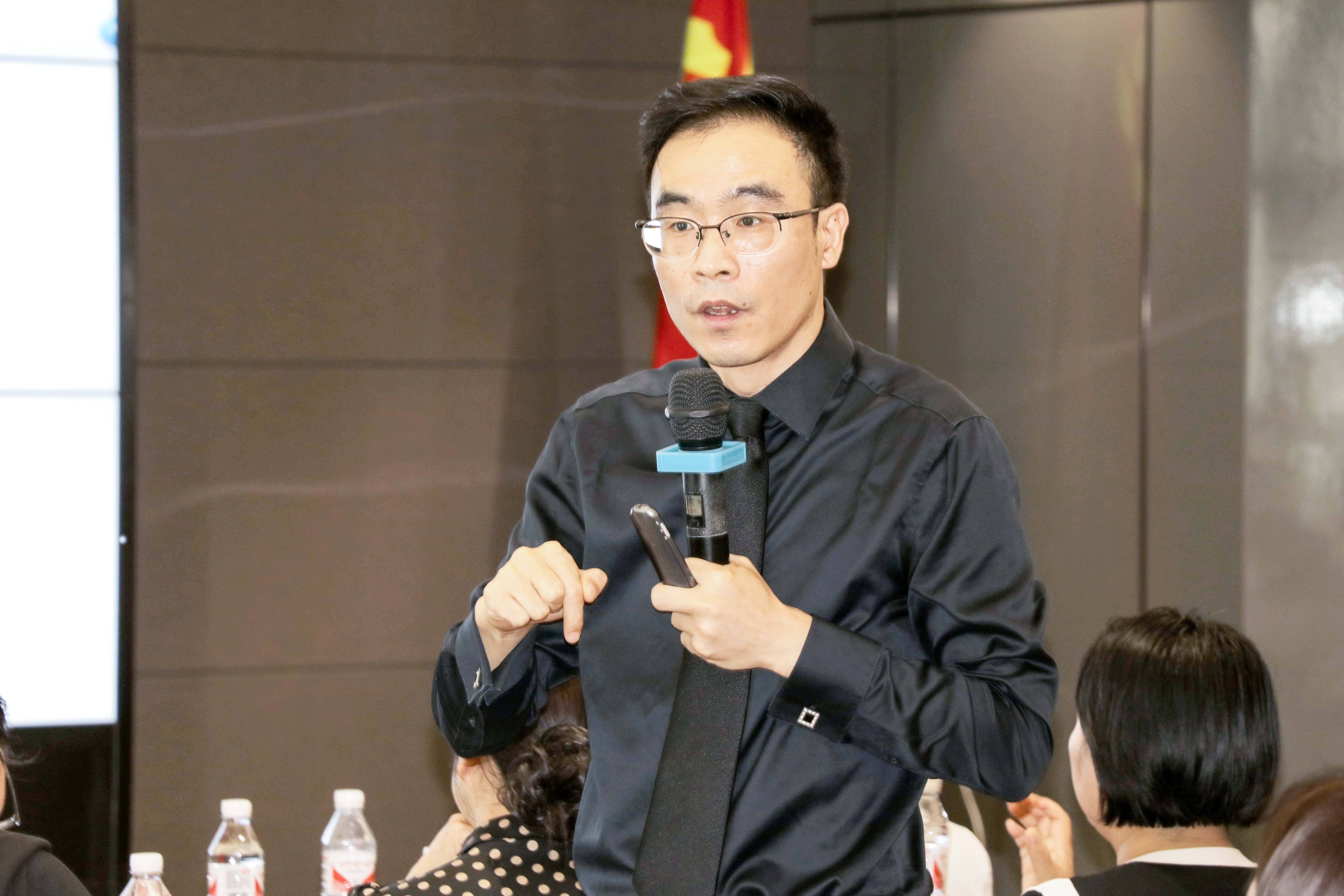 李明杰老师为河南劳动协会会员单位讲授《ip打造》课程