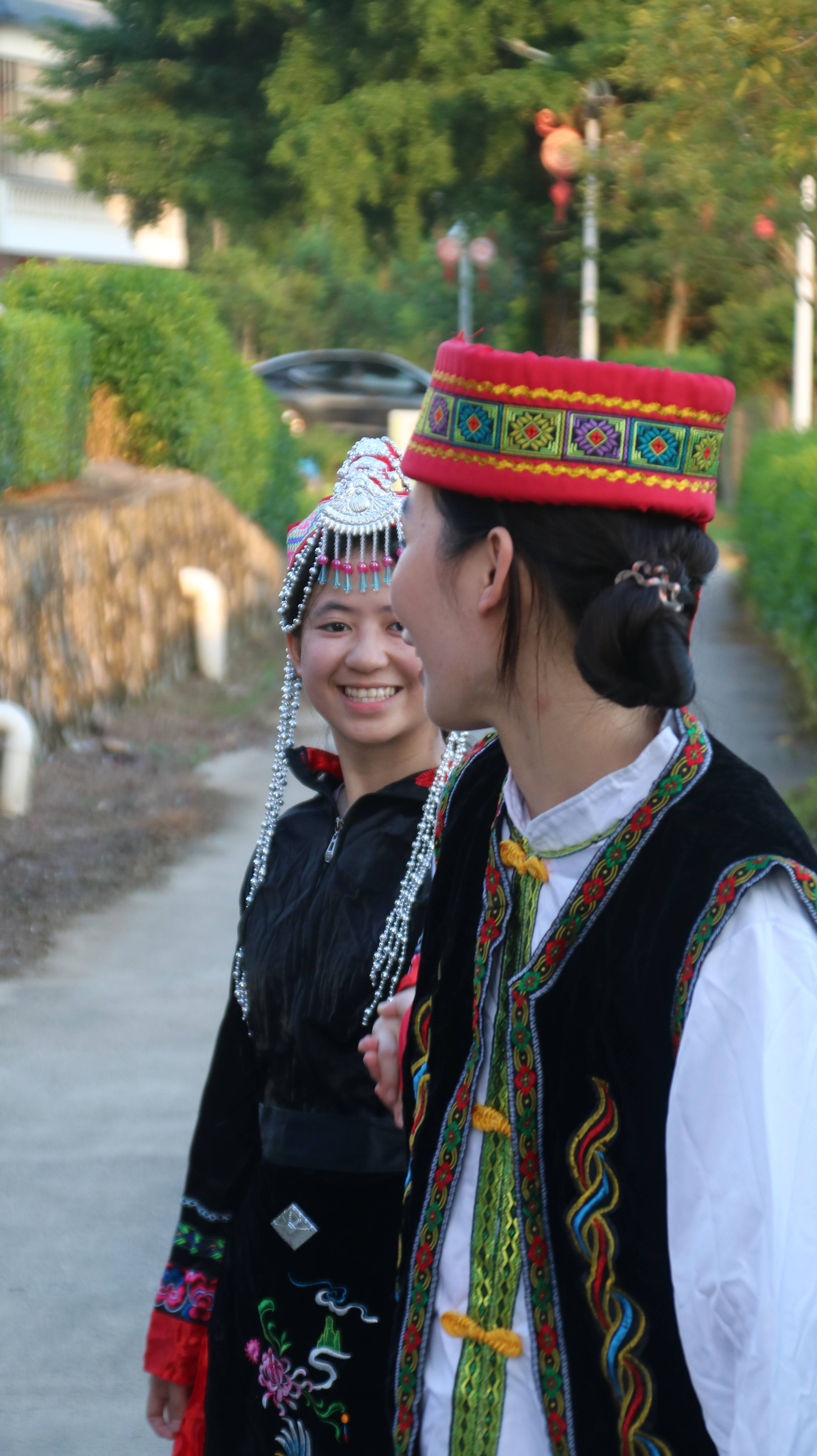 畲族女孩服饰图片图片