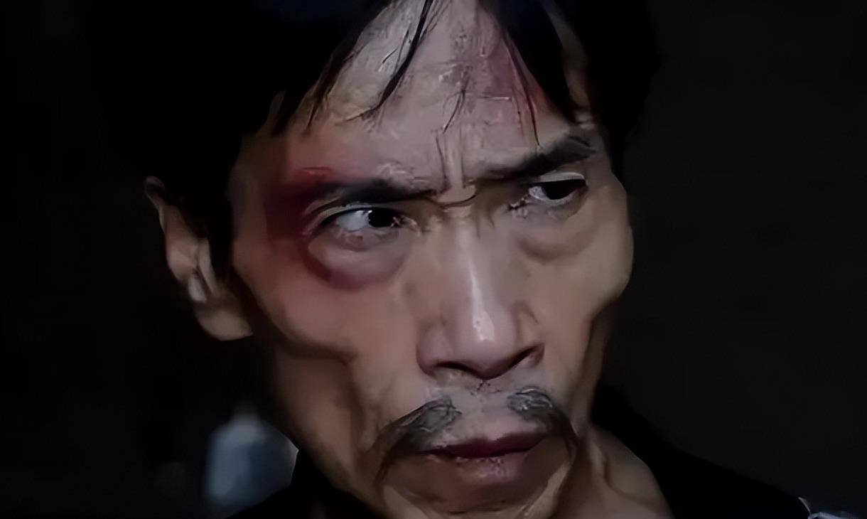 "两腮无肉不可交"的下半句就是"满脸横肉为凶相",这两句经典的话语