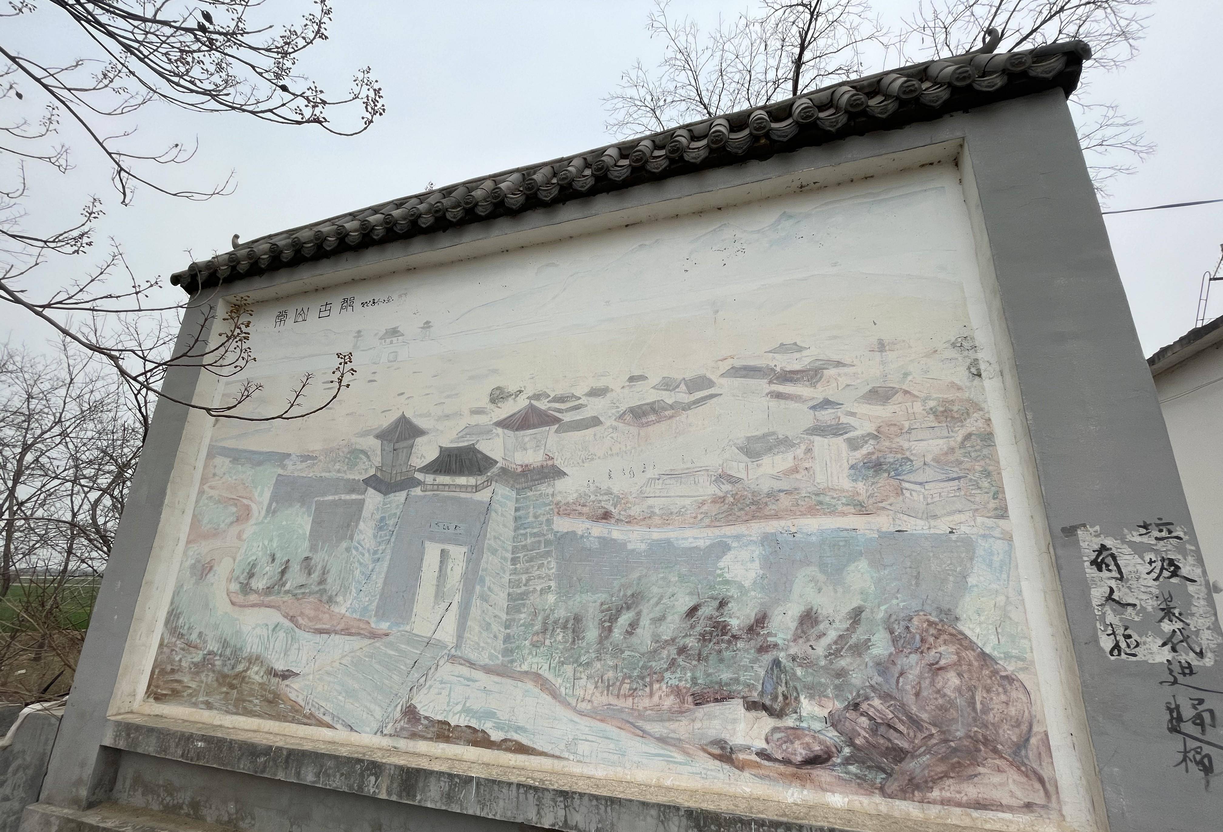 赵云一身白衣,第一次出场时自报名号就是:"吾乃常山赵子龙".