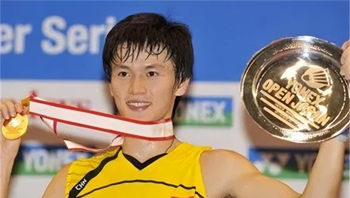 国羽帅哥鲍春来:38岁未婚,被林丹压制抱憾退役