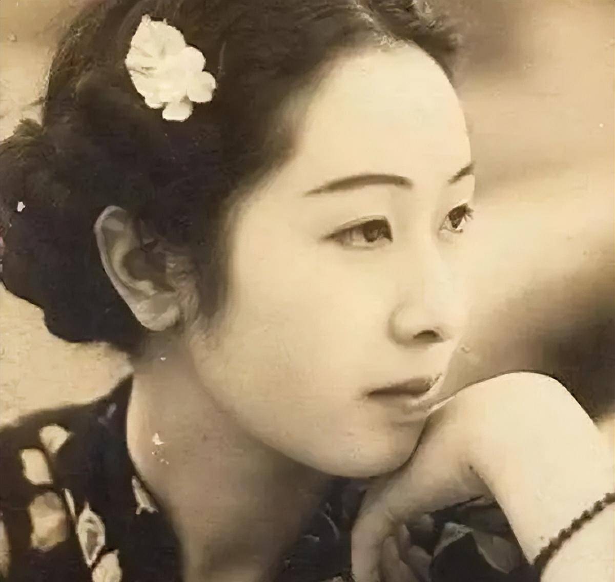未怀孕的她赶出家门,改嫁后生11子,还成豪门正室_莫秀英_陈济棠_广东