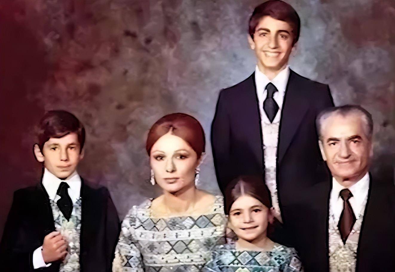 伊朗末代王后:母凭子贵坐稳后位,结局却比前两位"姐姐