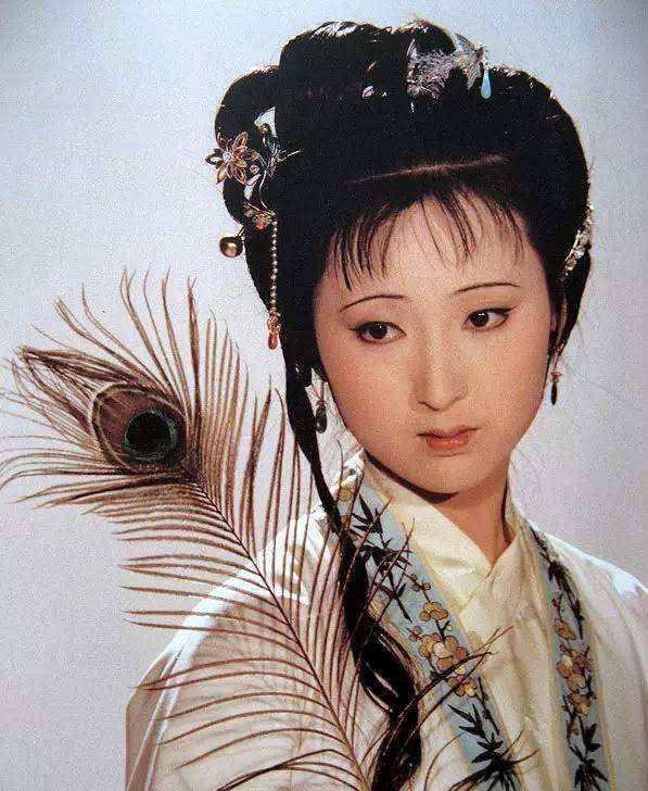 经典《红楼梦》,美丽林黛玉,一个三十多年无法替代的艺术形象