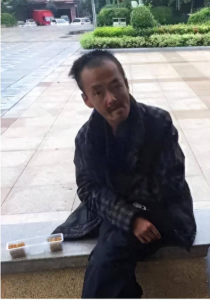 回顾:高材生赴德留学,14年后现身国内却成流浪汉,如今怎么样了_曹阳