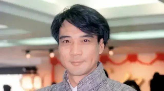 徐少强自作自受:抛妻弃子娶小30岁娇妻,67岁恋上23岁网红反被骗