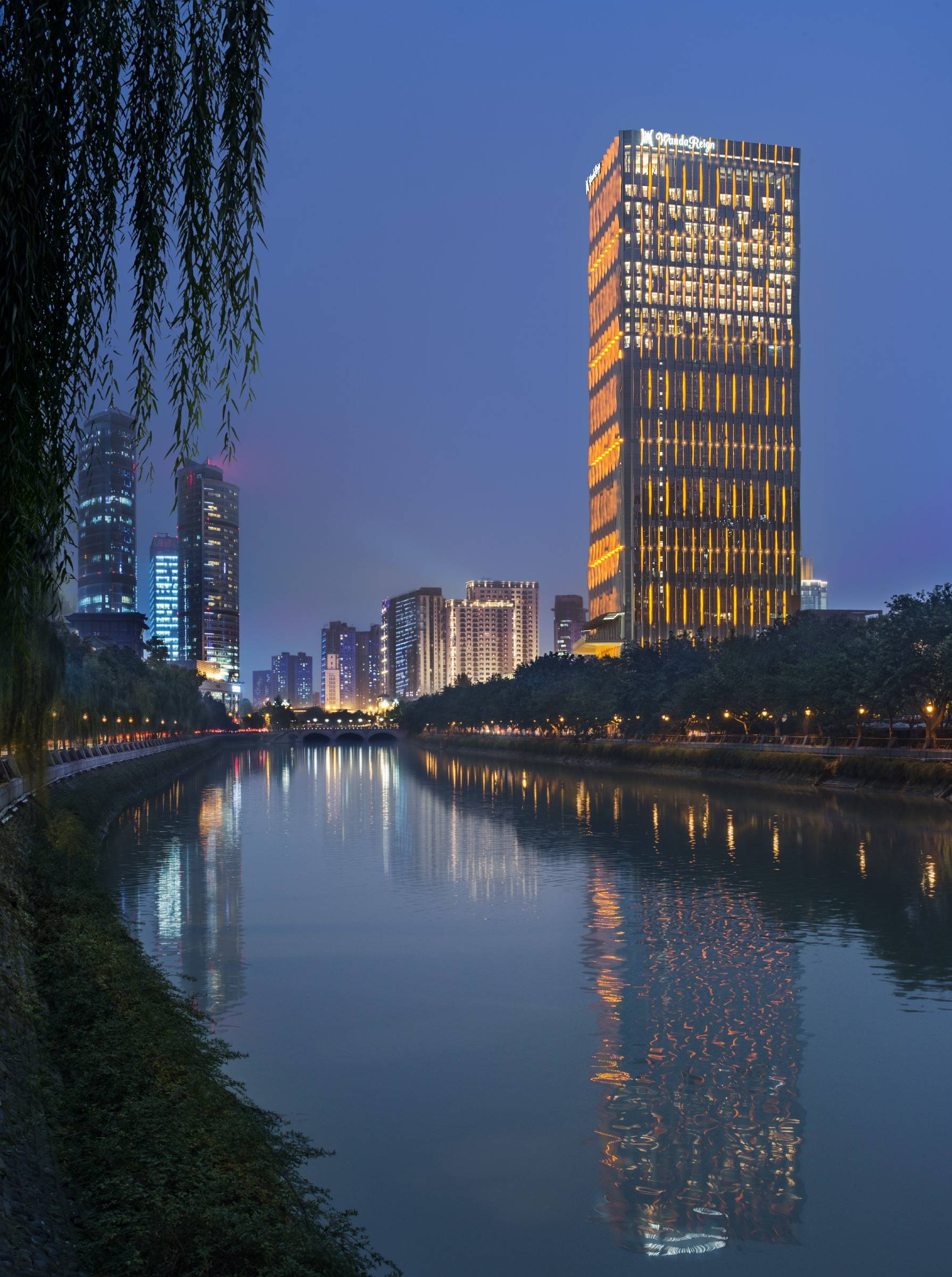 酒店外观图片夜景图片