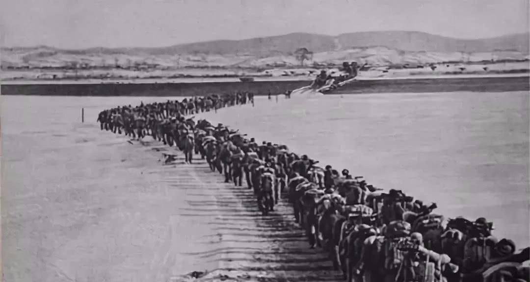 原创失明战士背起断腿战士发起最后冲锋,拉响手榴弹与敌同归于尽