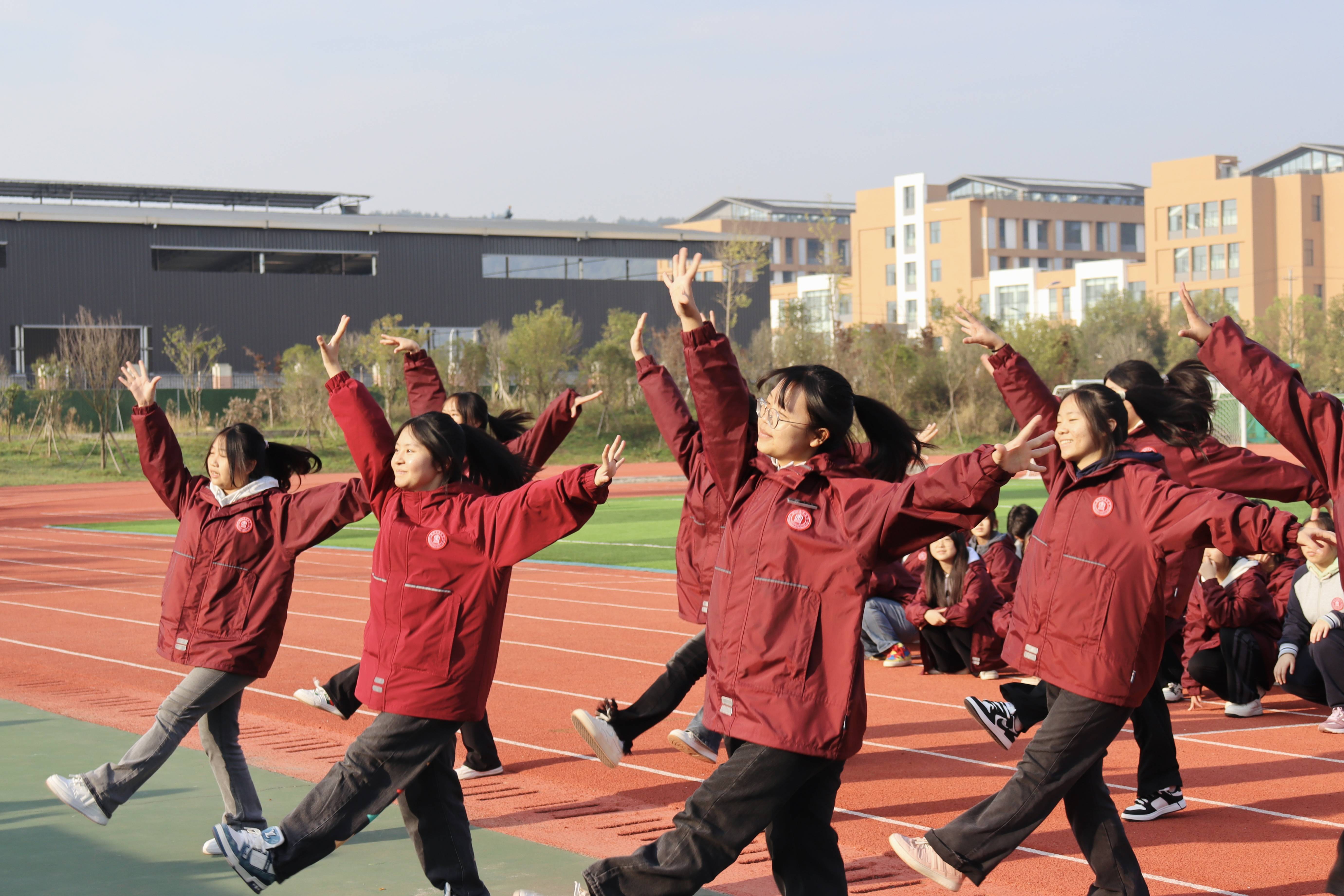 白云艺术中学校服图片