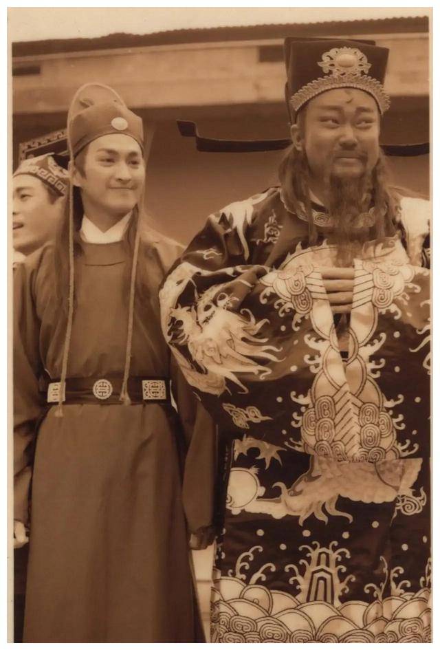 包青天突然暴毙,南侠展昭销声匿迹了吗.