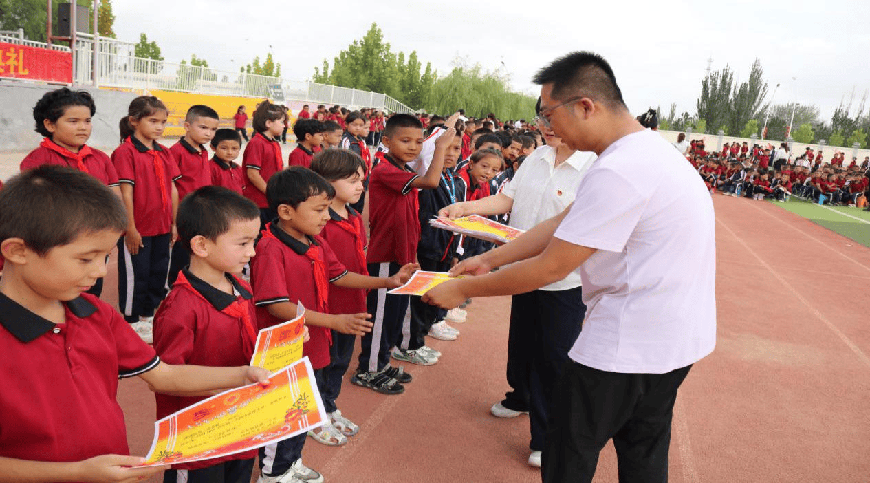 岳普湖县第一小学图片