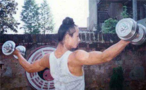 他被称为"轻功第一人",曾跳过16米的悬崖,跑4公里只需10分钟