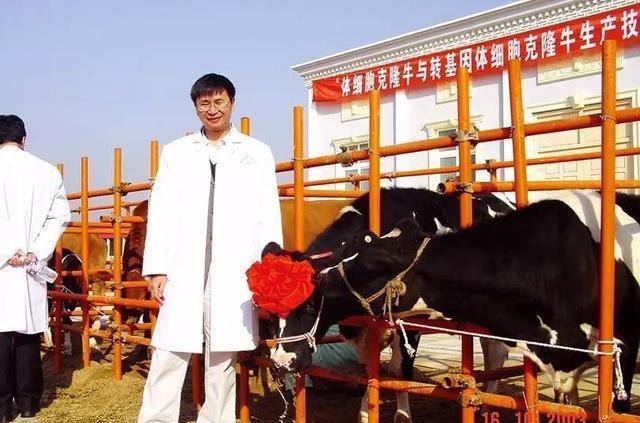 回国后,他将在德国学得的尖端科技应用于中国农业,为克隆分子机