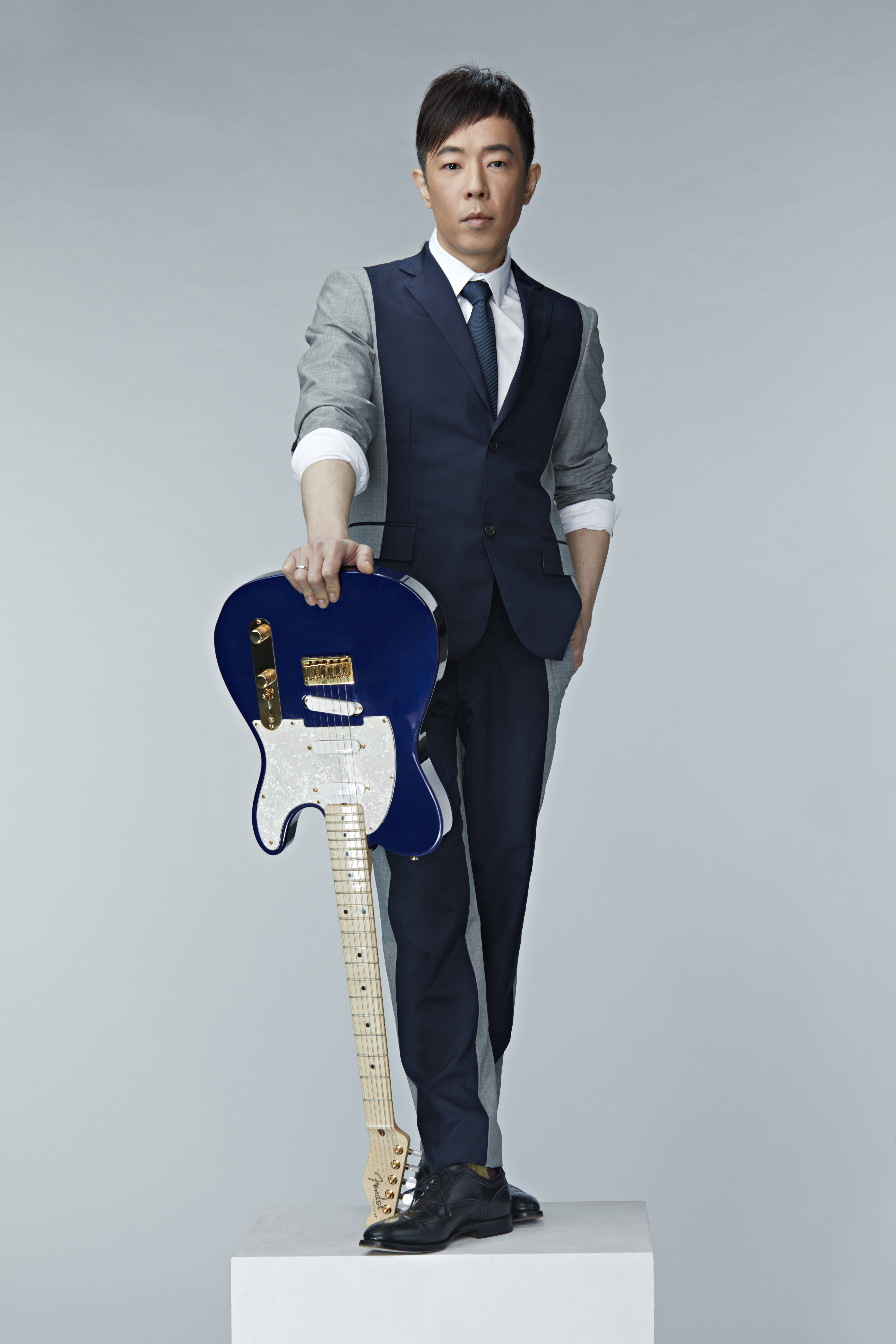 黄贯中商演费洽谈经纪人