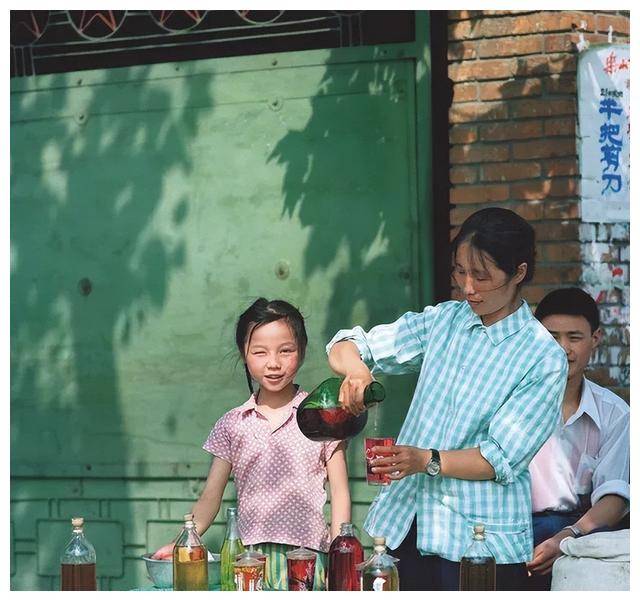 八十年代老照片,那时的年轻人精神饱满,对未来充满希望