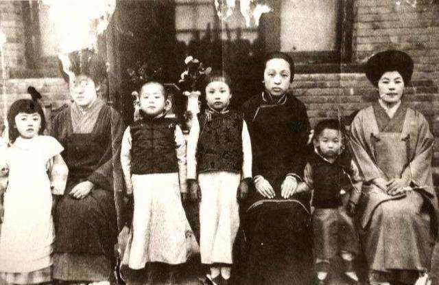 张作霖和他的儿女们:8位儿子个个帅气逼人,6位女儿个个如花似玉