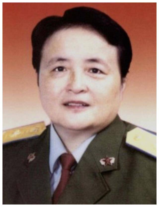 之女,也是我国第一位空军女将军,如今已经80岁了_刘弥群_刘帅_汪荣华