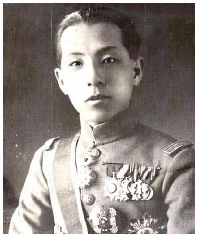 炸死了不愿意与他们进行合作的大帅张作霖,惊闻噩耗,张学良心如刀绞
