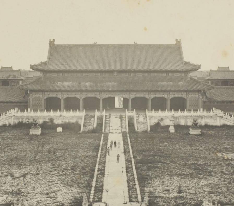 1901年清朝皇宫老照片:紫禁城荒凉破旧,翊坤宫繁华褪去!