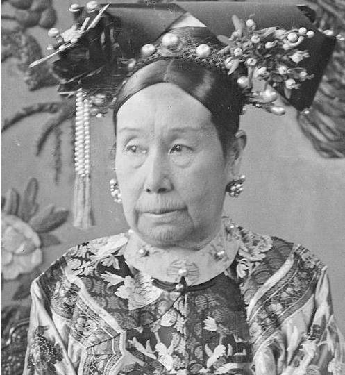 直到孙殿英盗墓,脱下慈禧靴子才知道!