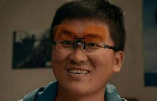 后来他投身做短视频后,画风依然是单纯的搞笑,只是主题变成了各种卖惨