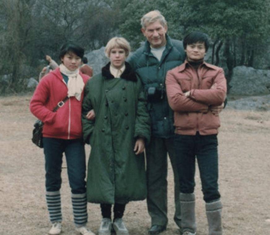 老爸一起生活,这个澳洲男子最后活到了2004年,不幸去世时马云深表遗憾