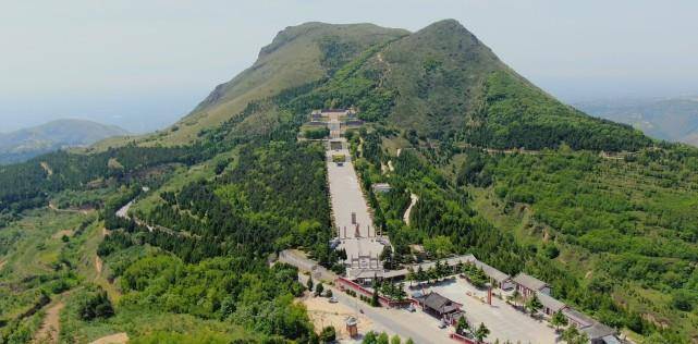 唐太宗的昭陵,位于陕西省礼泉县的九嵕山,九嵕山是个什么形状呢?