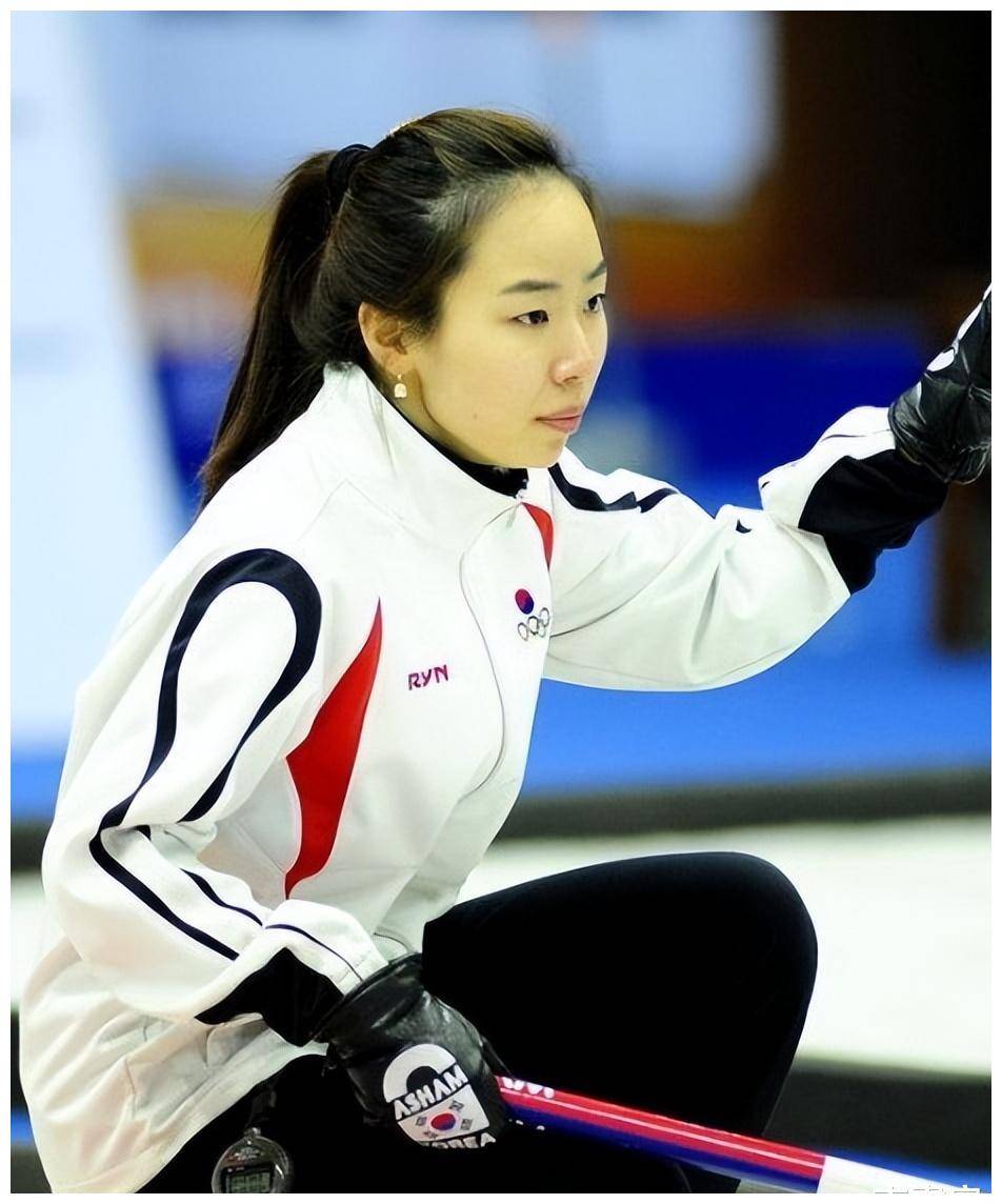 07年韩国冰壶队长金智善,倒追中国小伙徐晓明,婚后9年梦想买房