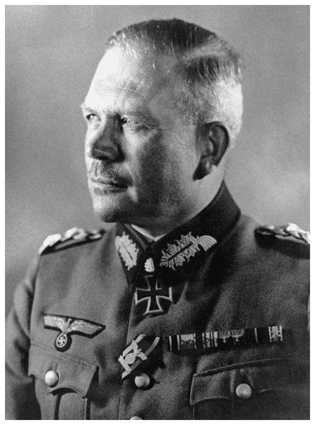 被免职后的古德里安,曾心灰意冷想解甲归田,却被希特勒所挽留