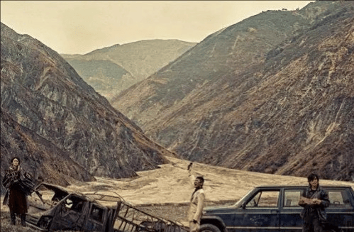 李红樱没有原型人物,她影射了现实中丢失孩子的父母,凄惨又坚强,他们