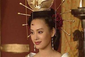 子楚在位三年后便去世,太子嬴政继任为秦王,赵姬为太后.