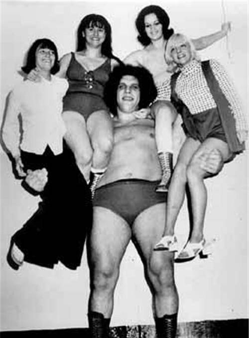 法国第一酒神安德烈:一次可以喝掉156瓶啤酒,死后骨灰重达15斤