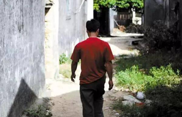 从木匠到黑帮巨头,众叛亲离被处死刑_张畏_李志毅_温岭