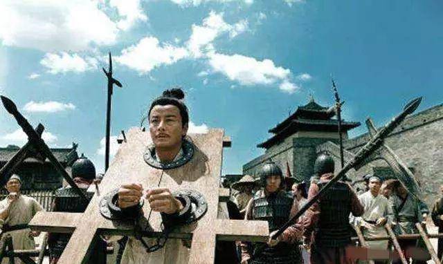 说白点,就是把人的身体部位用开水"烫熟","烫烂",这就是"梳洗"之刑