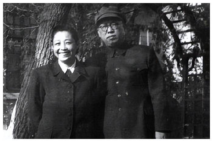 个女大校,丈夫是开国元帅,儿子是中将,活了90岁_林月琴_吴先恩_罗荣桓