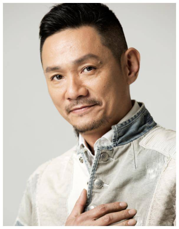 果靖霖:妻子去世14年,他发誓永不再娶,今53岁无儿无女独自生活