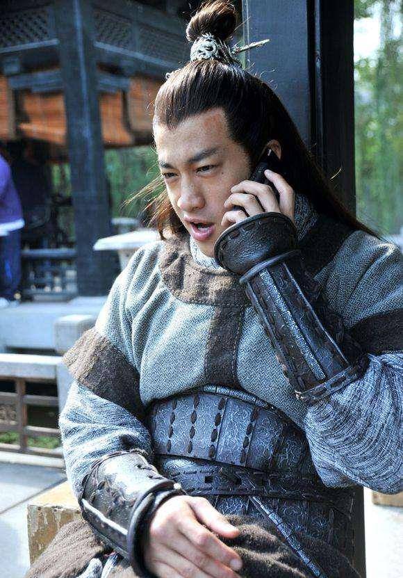 天下大乱 群雄并起 逐鹿中原 煮酒论英雄