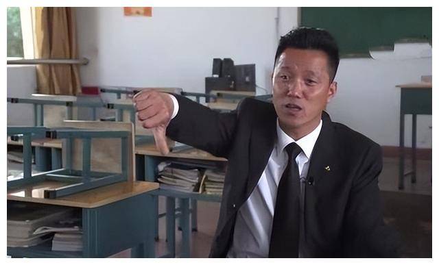 28年前,北大保安高考第一人张俊成,如今成职校校长_工作_曹燕_英语