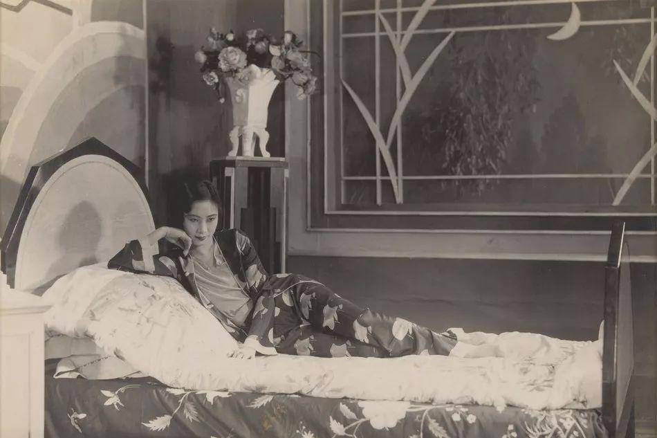 图片[8]-错误的婚约，红颜祸水，中年丧夫，世事梦一场，破茧81年，她终成蝶-华闻时空