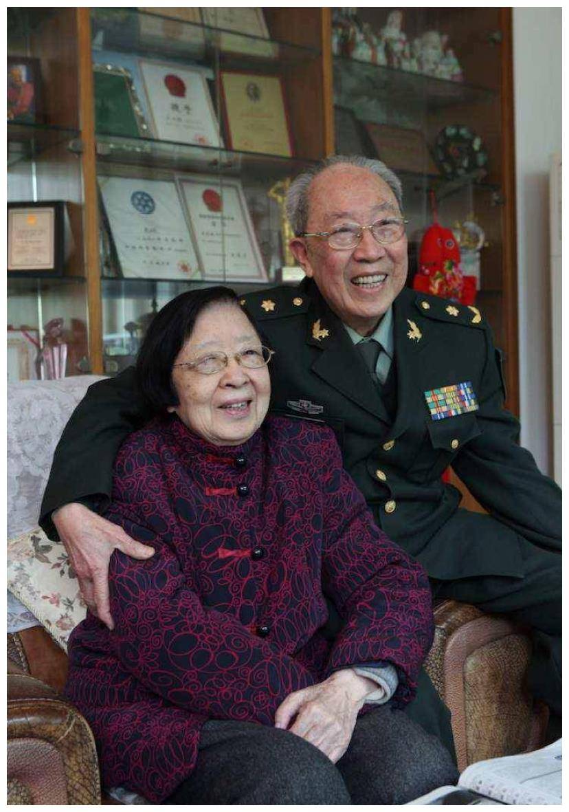 与妻子肝胆相照60年,从未吵过架,去世后合葬_吴孟超_吴佩煜_昆明