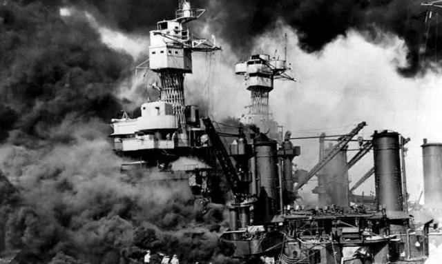 血战塞班岛:一万平民被迫跳崖4万守军全部战死,二战最惨烈岛战