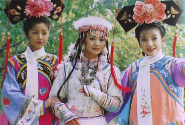 《还珠格格》中的香妃,到底是什么来历?与乾隆的感情如何?