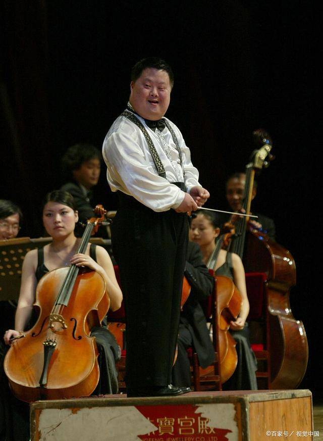 本来是为了儿子高兴举办的这场演出,可意外地把舟舟的名气传了出去.