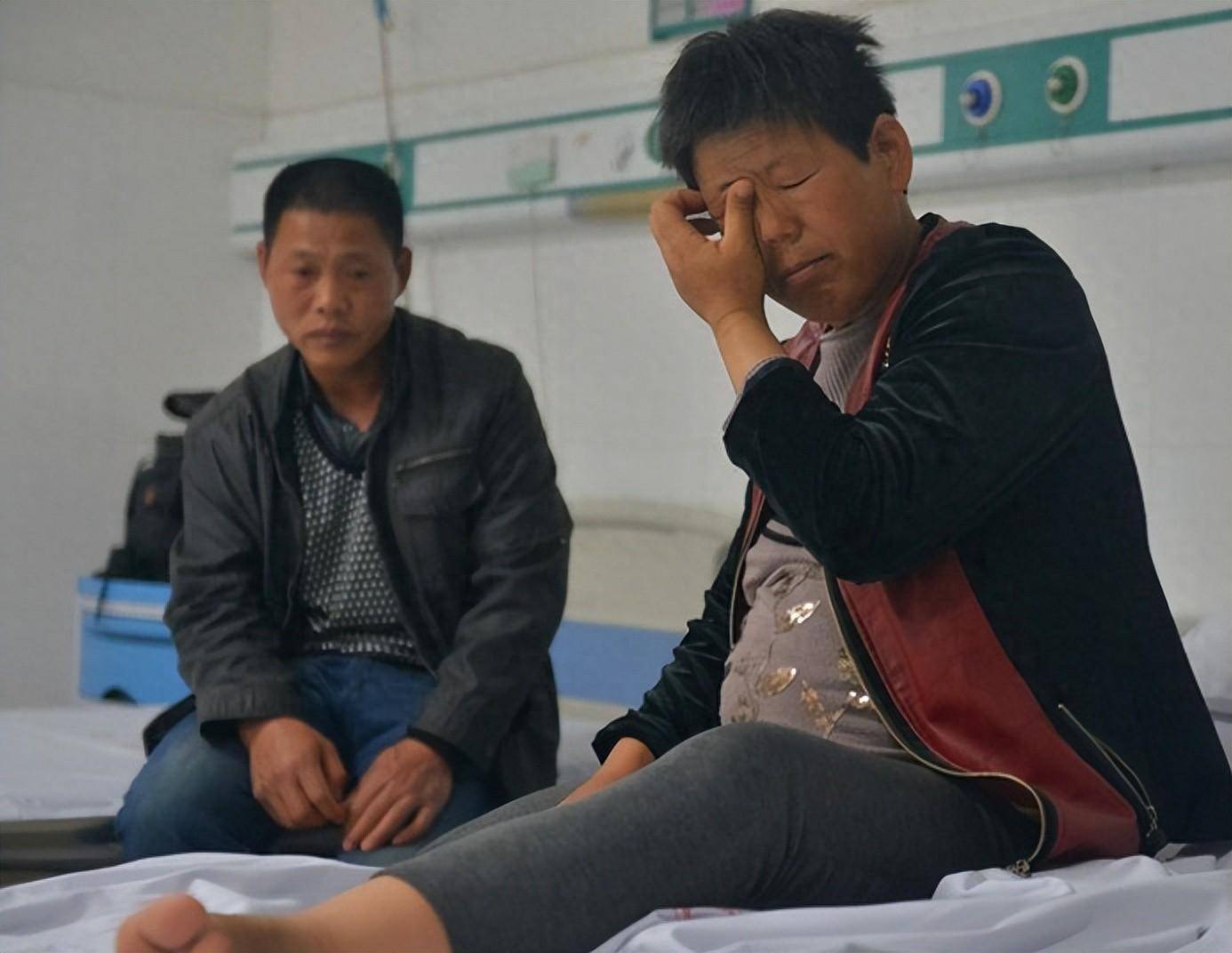 面对刘桂兰夫妻俩想要怀孕的请求,医生显得有些为难,直言不讳道你年龄